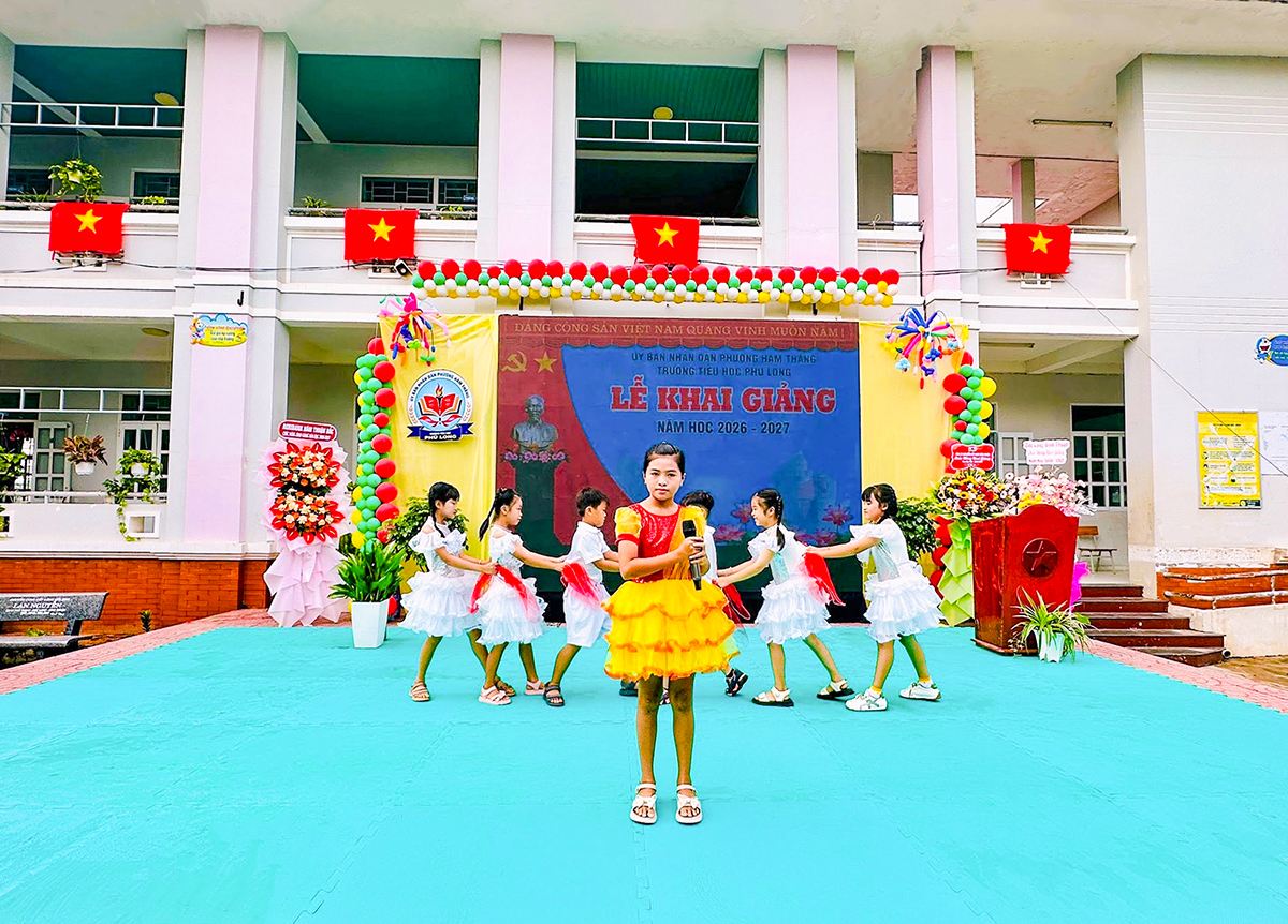 Tiết mục văn nghệ chào mừng Ngày thành lập Đoàn 26/3